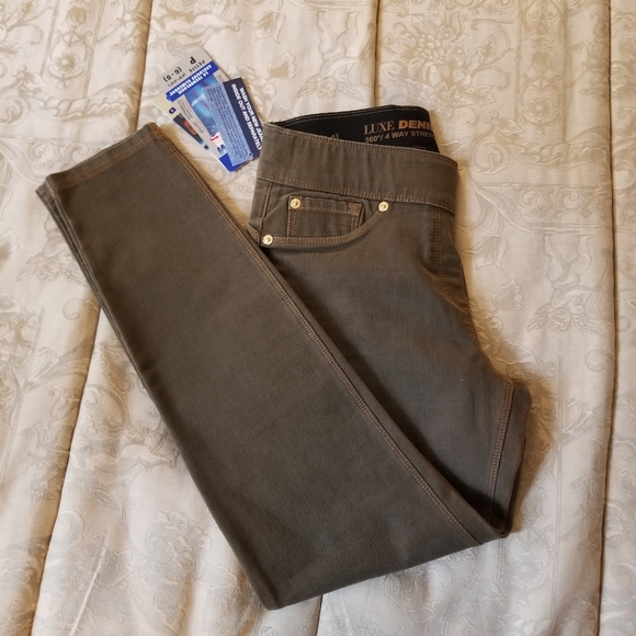 Women's Petite Nygard Jeggings - Picture 4 of 4